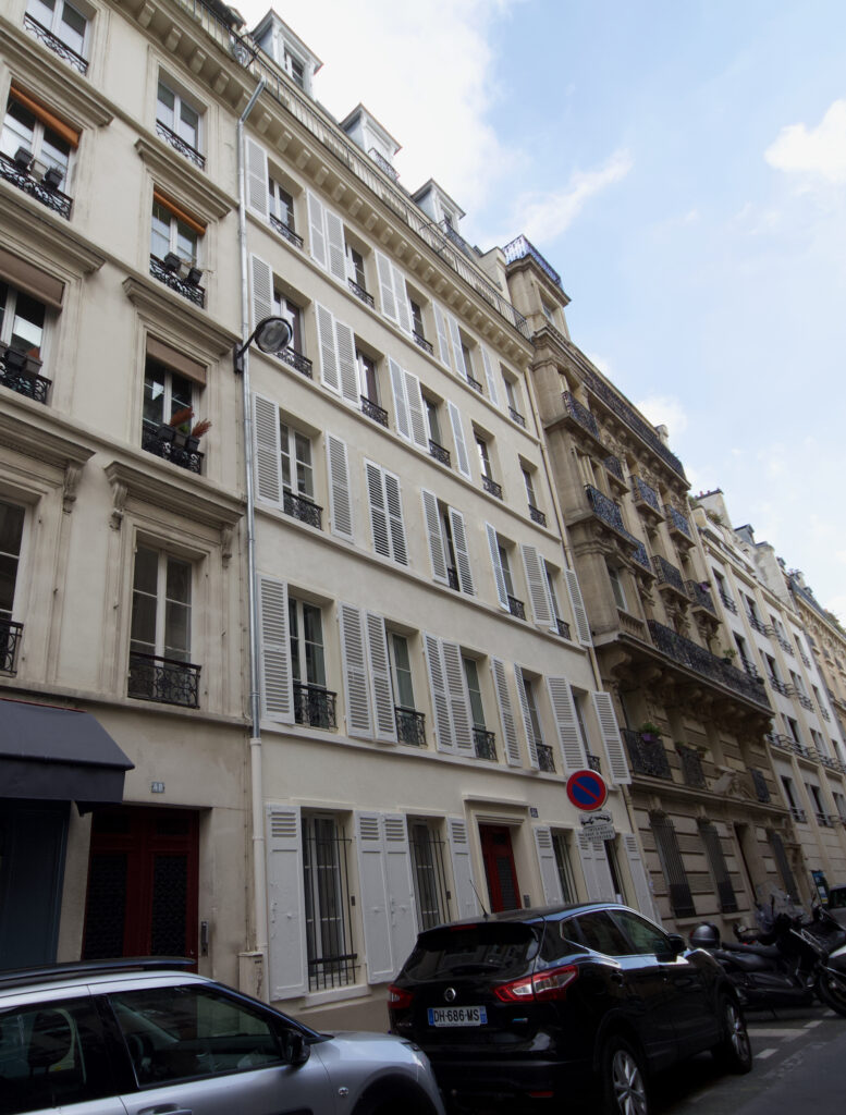 travaux de ravalement de façade en pierre de taille d'une copropriété haussmannien paris 17