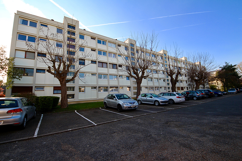 Après travaux de ravalement en copropriété à Maisons-Laffitte dans les Yvelines (78) Résidence la forêt, rue des cordonnières 